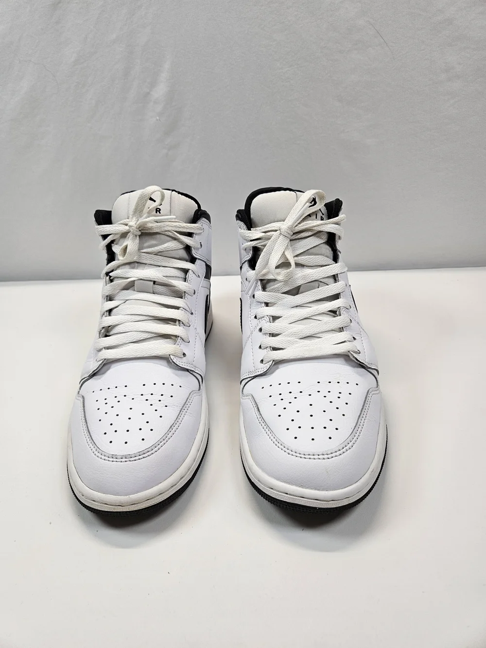 Nike Air Jordan 1 Mid White Black Reverse Panda Stormtrooper 10.5 DQ8426-132 OG